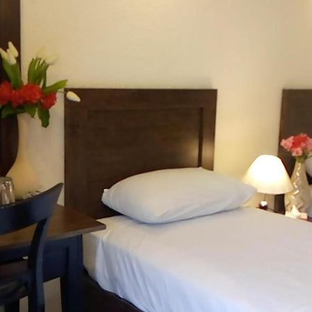 Airport Hotel การาจี ภายนอก รูปภาพ