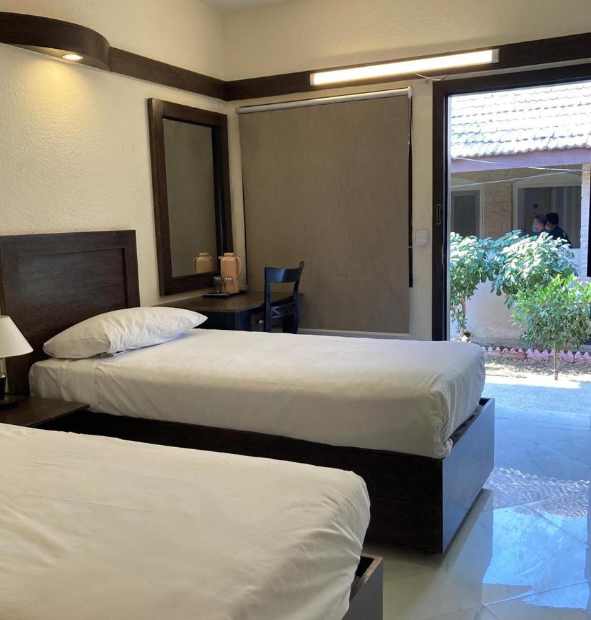 Airport Hotel การาจี ภายนอก รูปภาพ