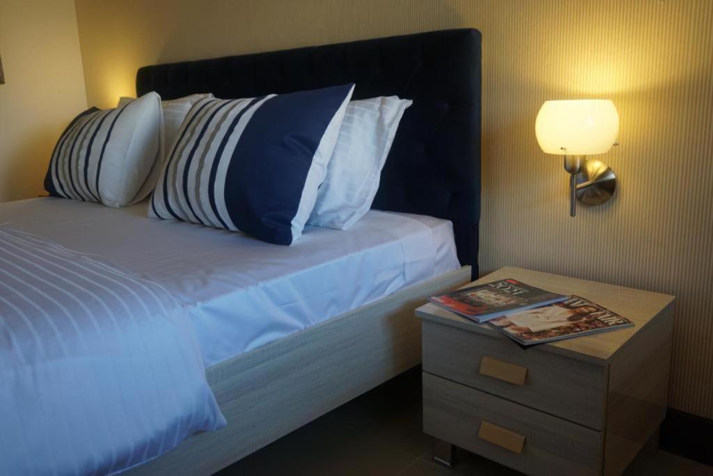 Airport Hotel การาจี ภายนอก รูปภาพ