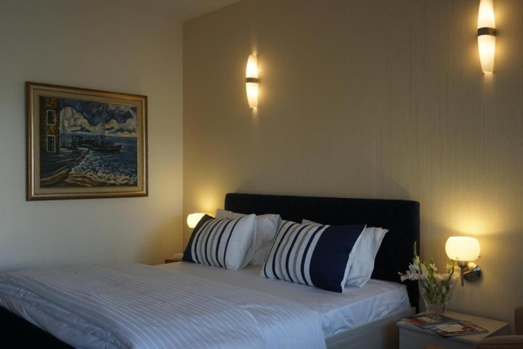 Airport Hotel การาจี ภายนอก รูปภาพ