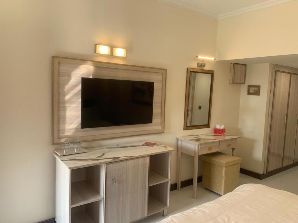 Airport Hotel การาจี ภายนอก รูปภาพ
