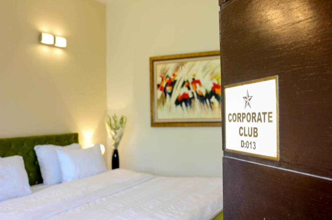 Airport Hotel การาจี ภายนอก รูปภาพ